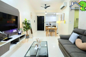 Setia Sky88 2BR balcony pool view by Gdragon Homestay